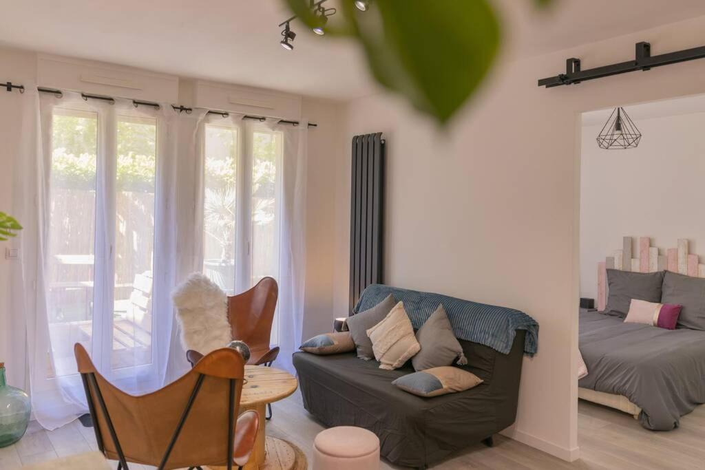 Superbe Appart Plein Centre avec Parking & Jardin - Hizvo