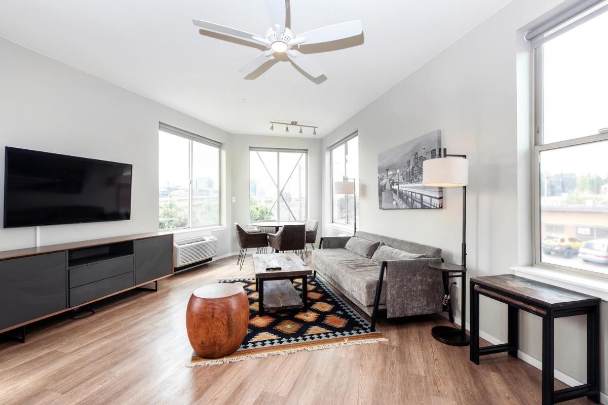 Kasa Comma LoHi Denver - Housity