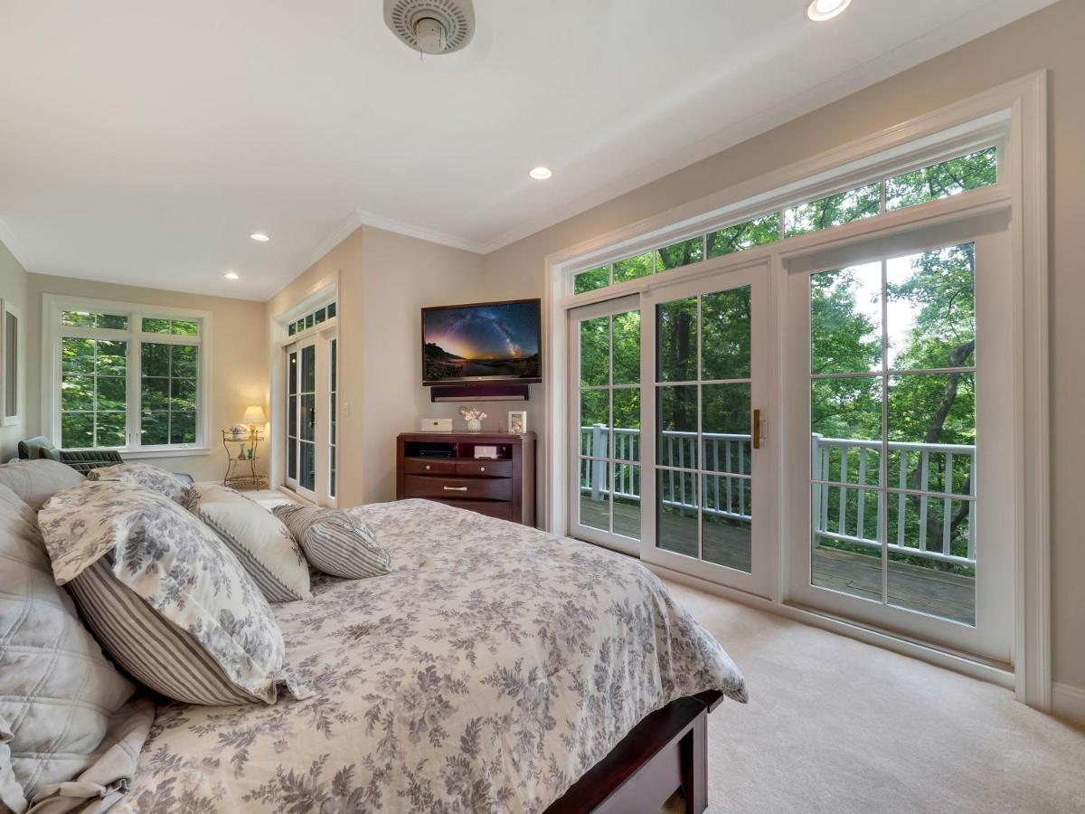 The Grey Star - Housity