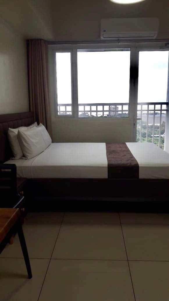 Studio Unit at The Breeze Residences - Housity