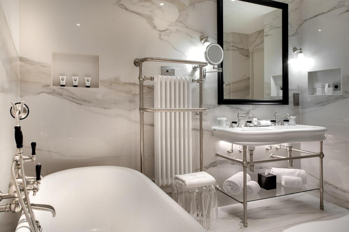 Salle de bains dans l'établissement Hôtel Richer De Belleval - Relais & Châteaux