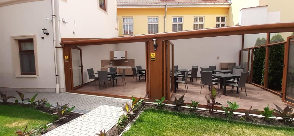 Mecset Apartman - Housity