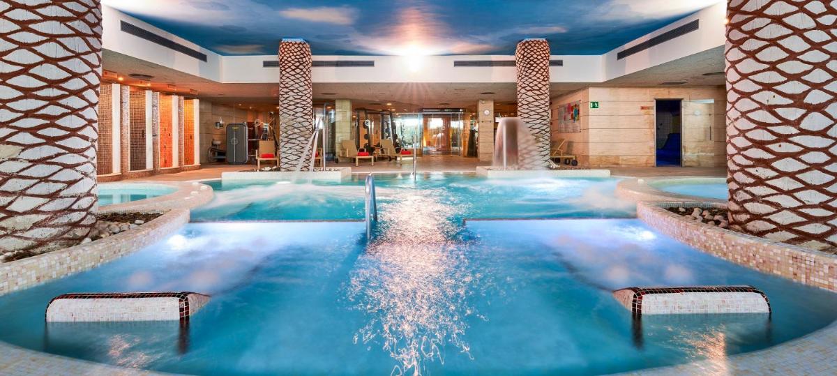 Piscina en o cerca de Hotel & Spa S'Entrador Playa