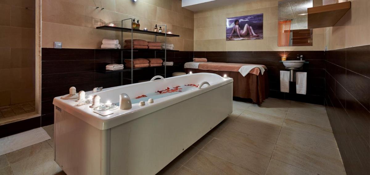Imagen de la galería de Hotel & Spa S'Entrador Playa, en Cala Ratjada