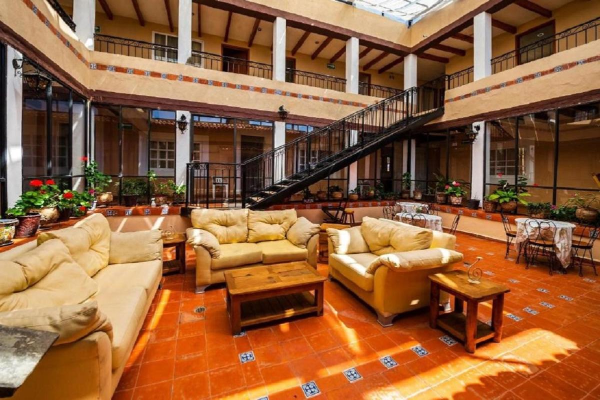 Hotel La Casa de Don Tito, Jocotitlan - Housity
