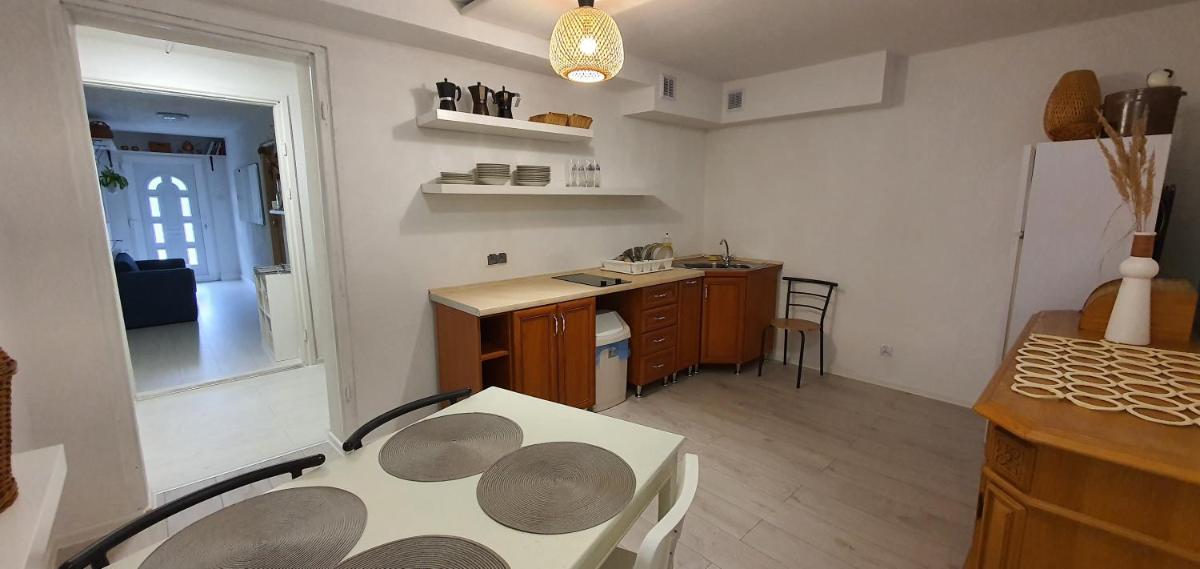 APARTAMENTY TU 27 - Housity