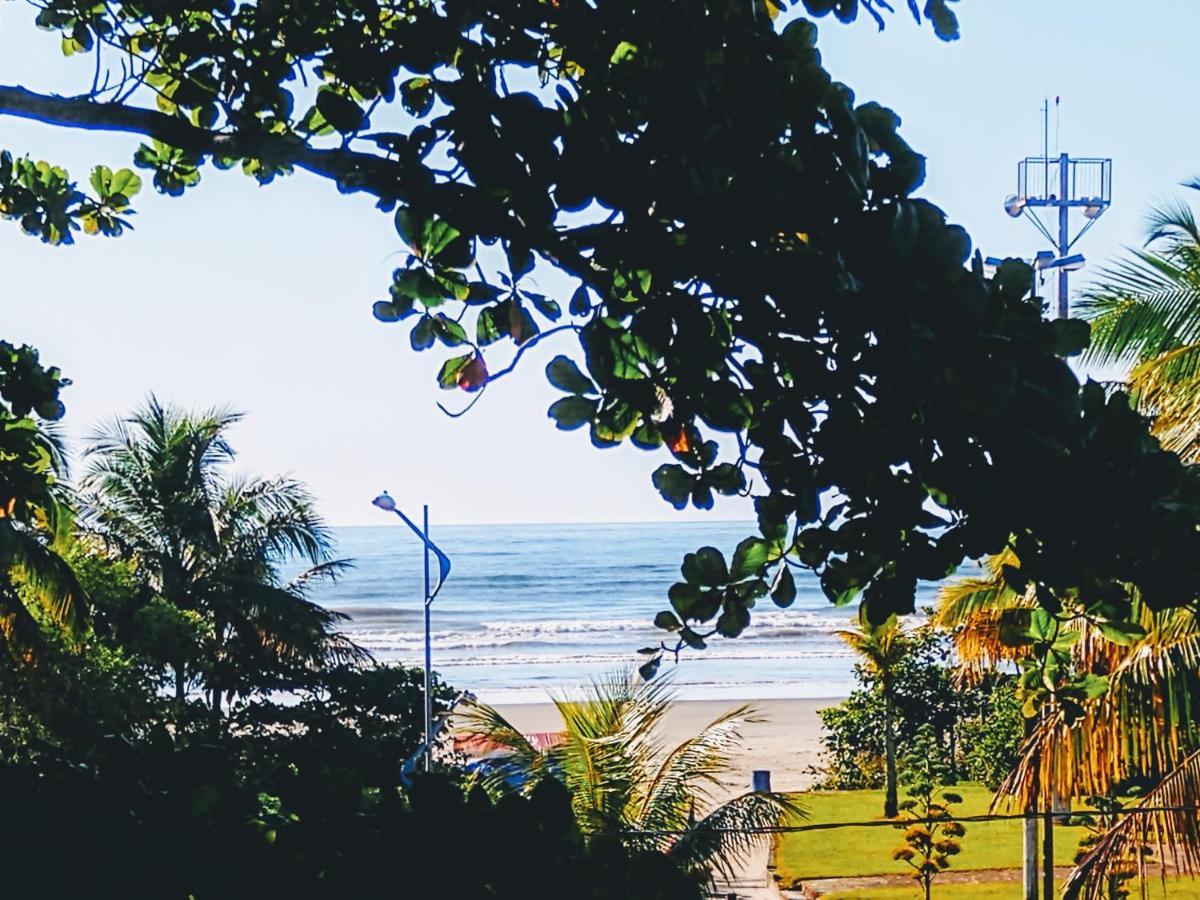 Residencial Praia Bertioga Pé na Areia - Housity