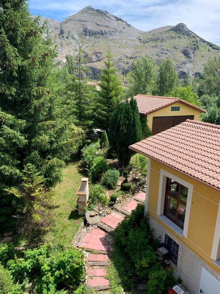 Hostel Arenos - Housity