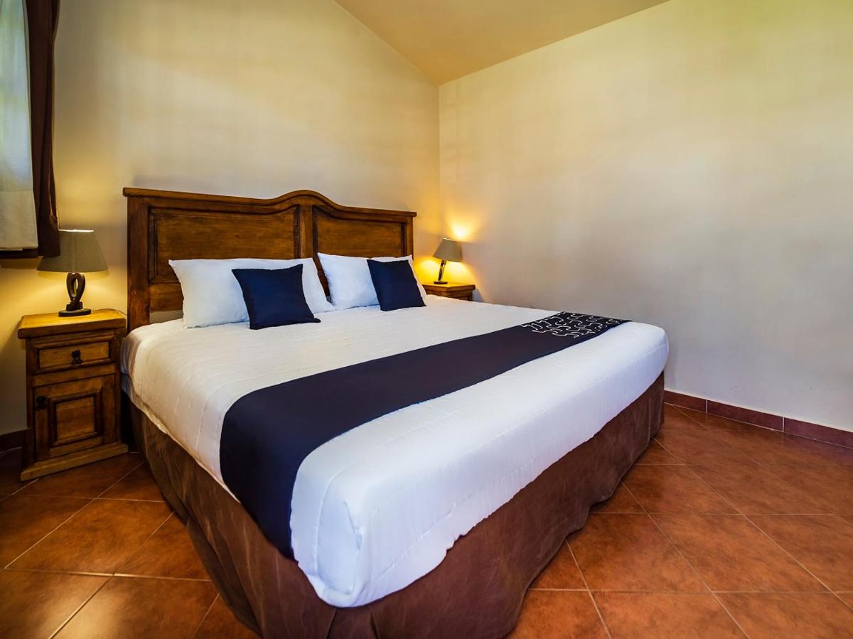 Hotel La Casa de Don Tito, Jocotitlan - Housity