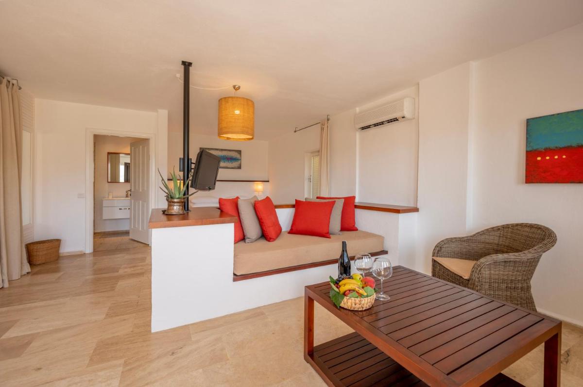 4reasons hotel + bistro | 12+ - Housity