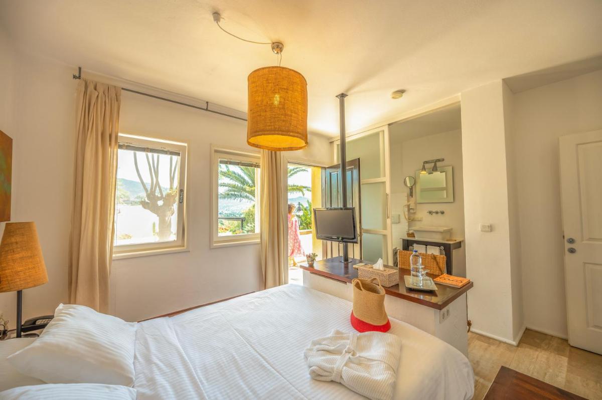 4reasons hotel + bistro | 12+ - Housity
