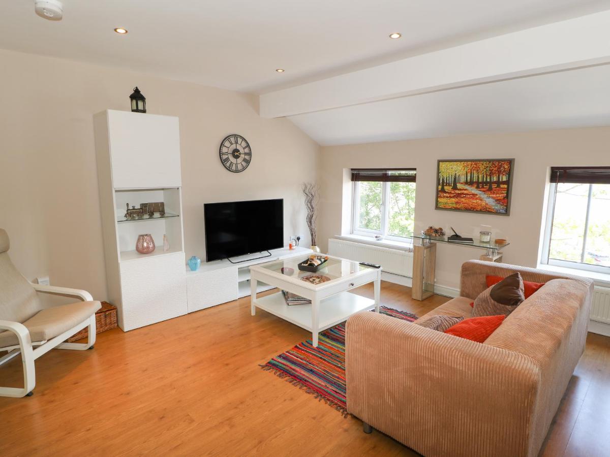 The Loft at the Lake - Housity