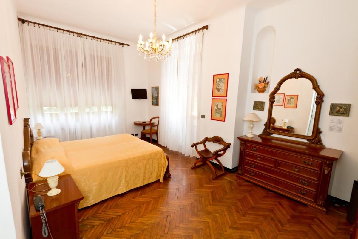 Hotel La Vela-Castello Il Rifugio - Housity