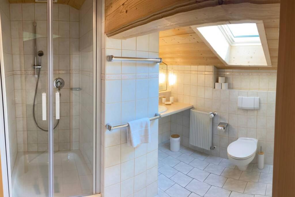 Gemütliche Ferienwohnung im DG am Tegernsee - Bergblick, Ruhe & ganz viel Platz - Housity