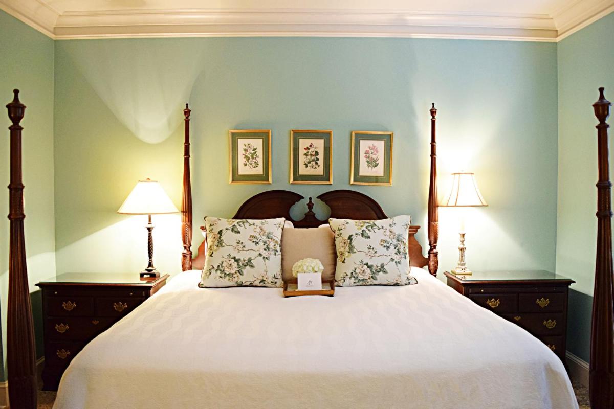 JH Adams Inn, Trademark Collection by Wyndham - Housity