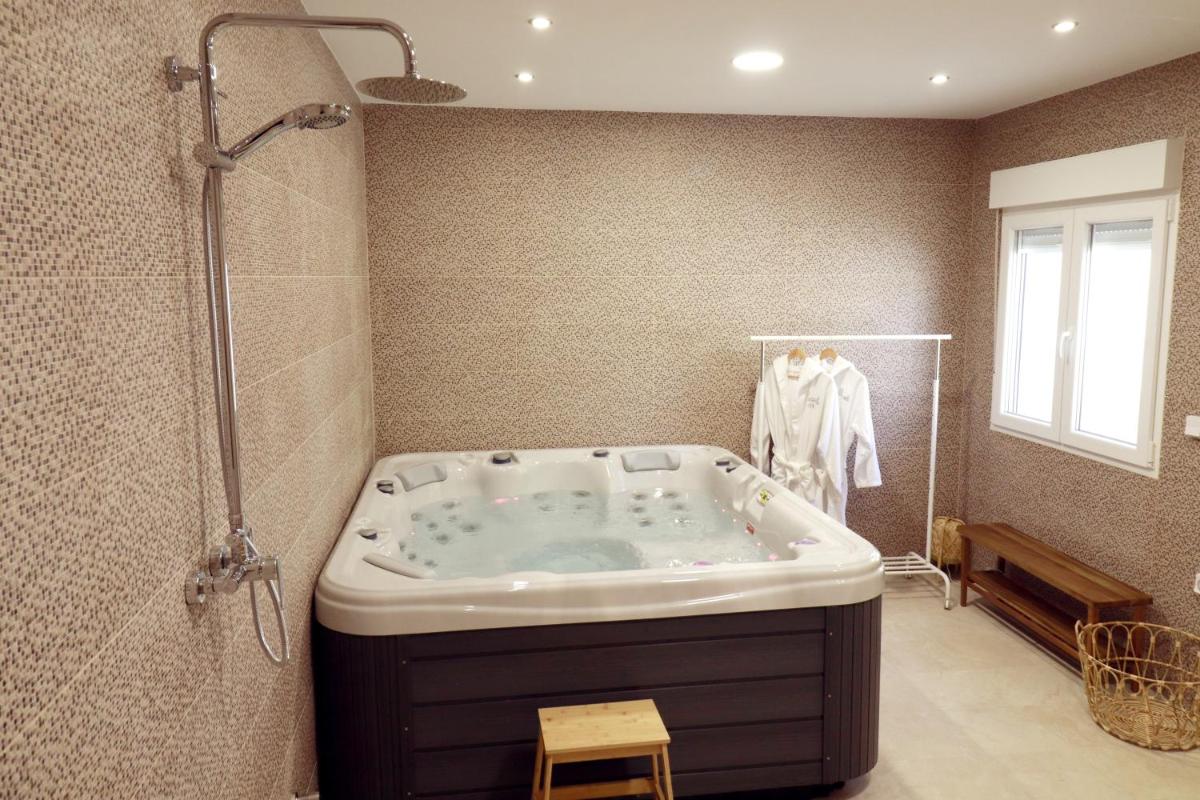 Casa Rural ideal para escapadas con Barbacoa y Spa - Housity