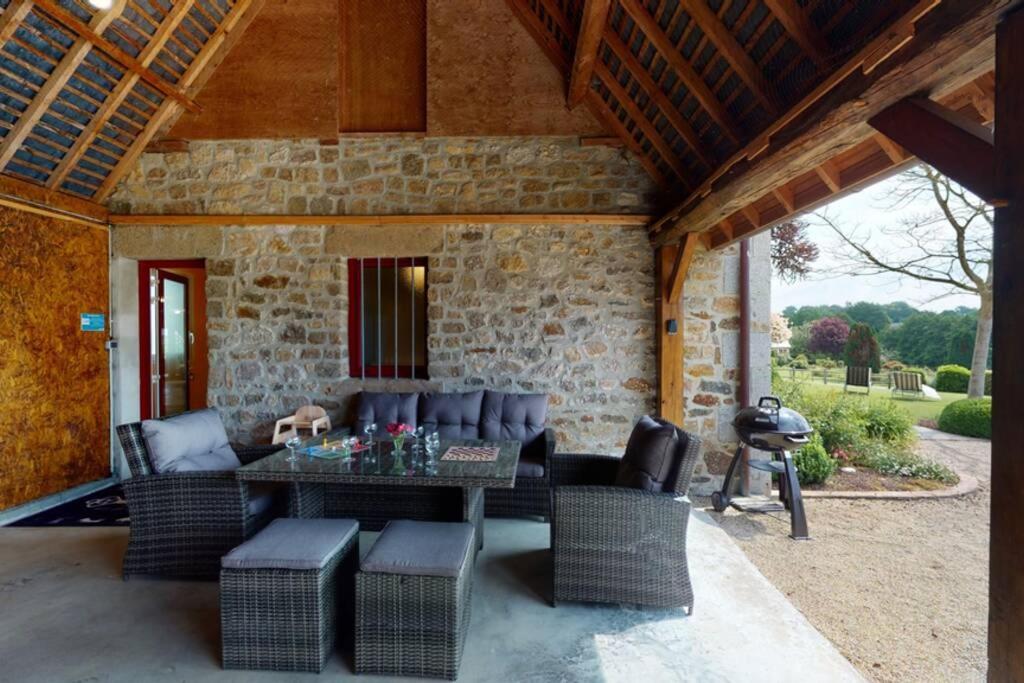 Maison d'Hippolyte 20pers SPA Billard Baby-foot - Housity