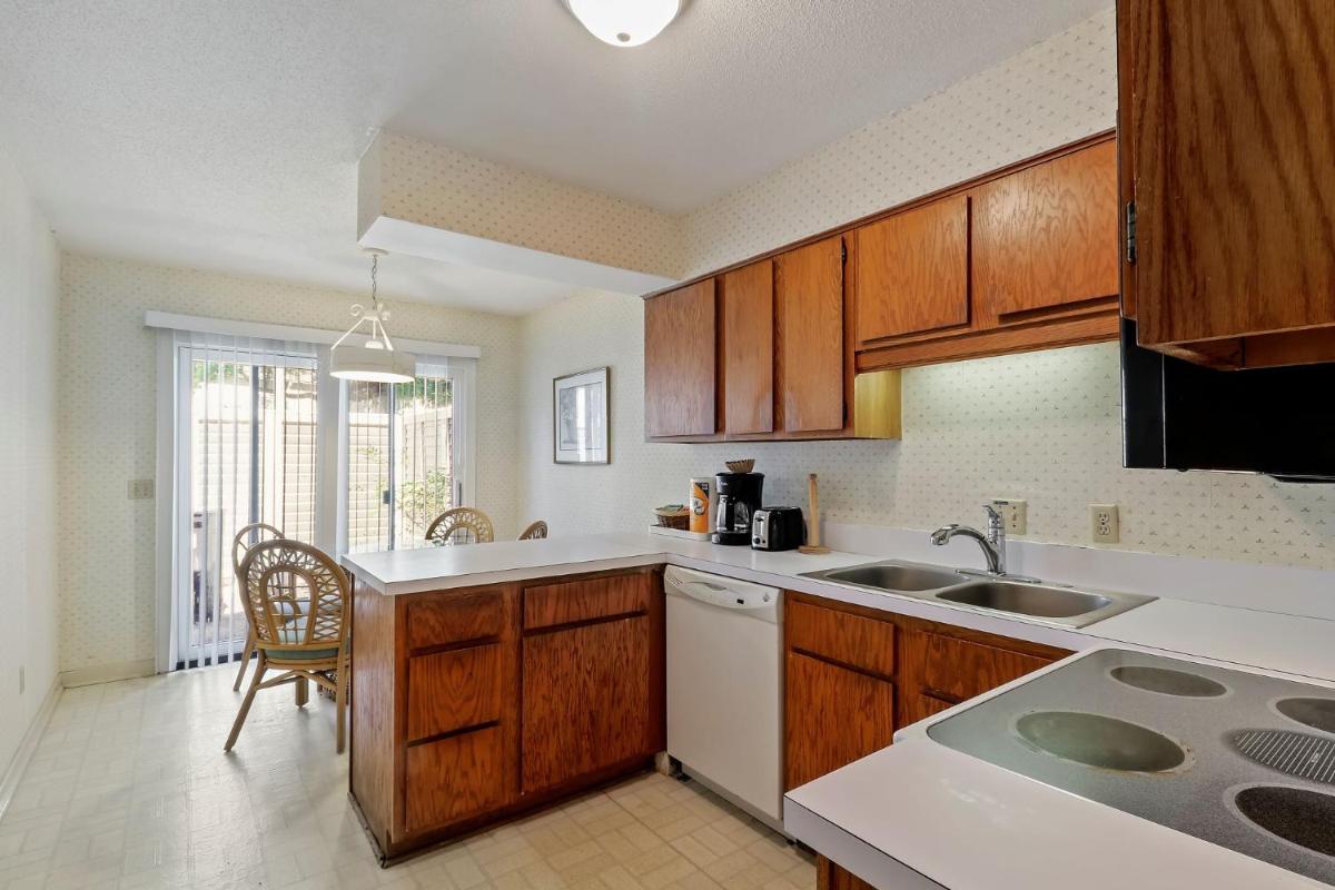 Twin Oaks Villas - Housity