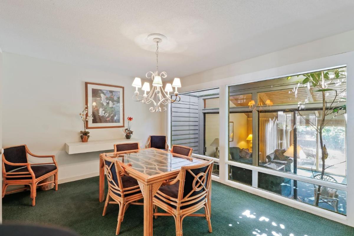 Twin Oaks Villas - Housity