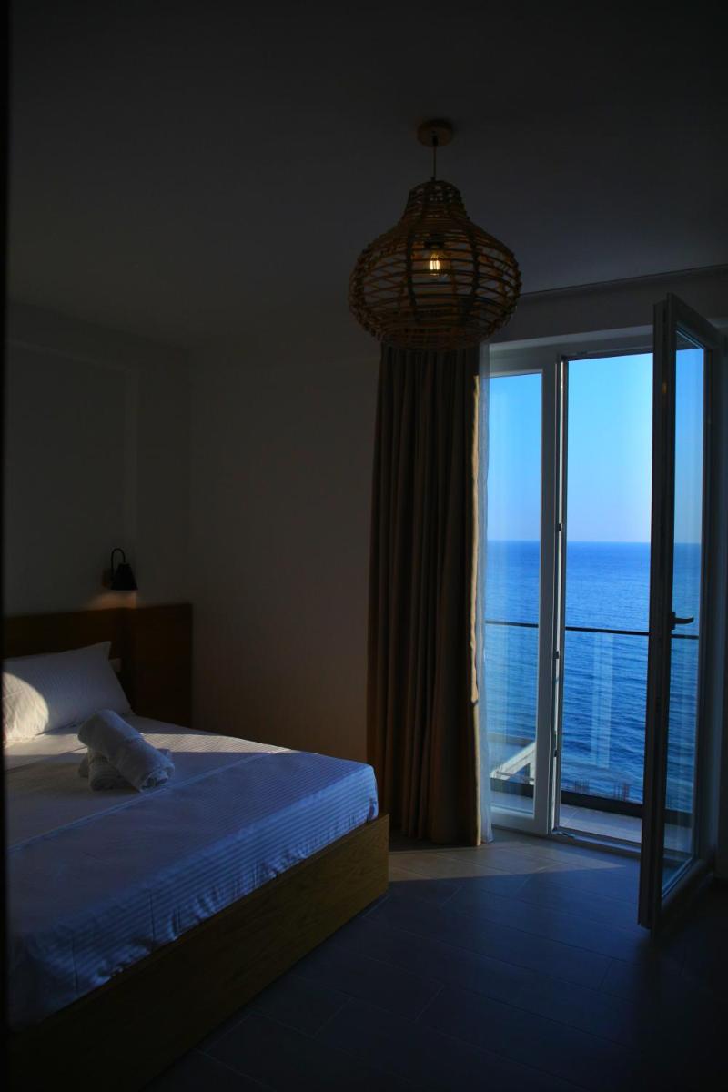 Serenity In - Housity