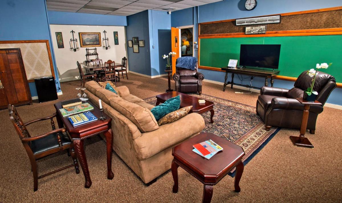 Sherman Inn - Housity