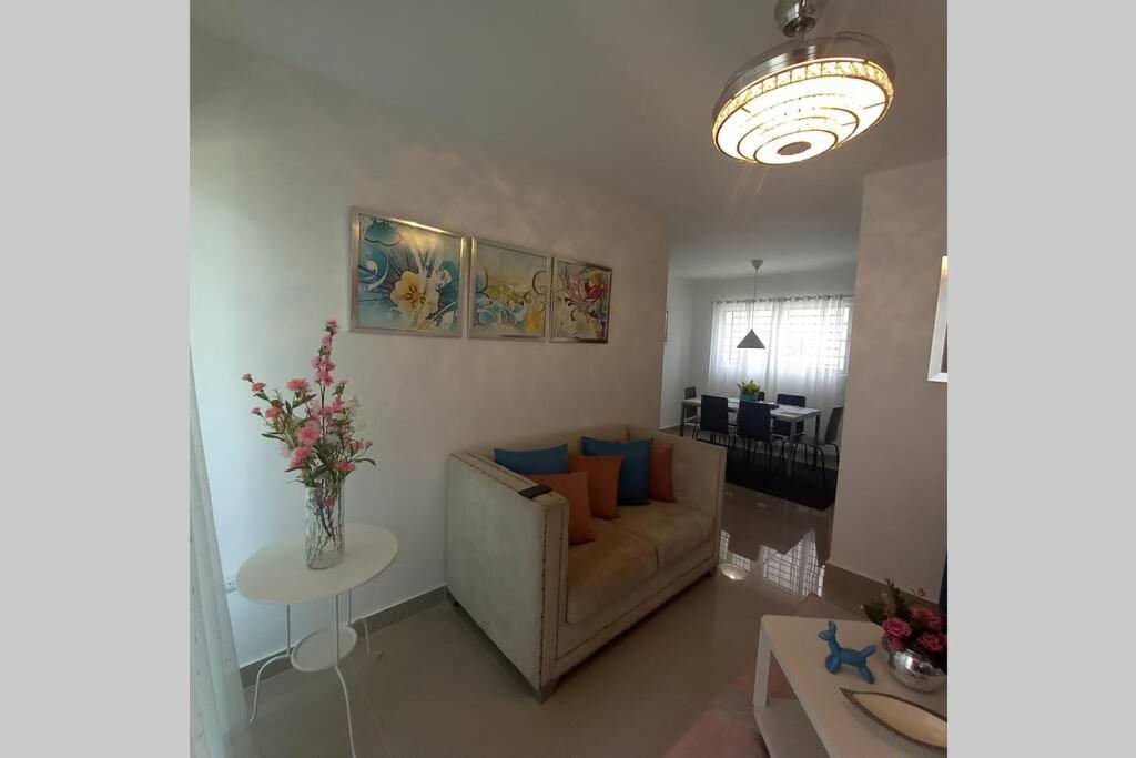 Confortable apartamento de 3 tres habitaciones, con hermosa vista de area verde, ademas de piscinas y juegos infantiles en area recreativa - Housity