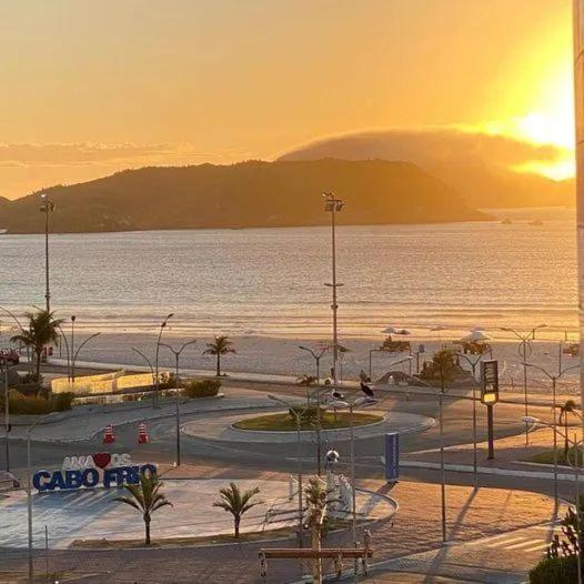 Casa na orla da Praia do Forte - Housity