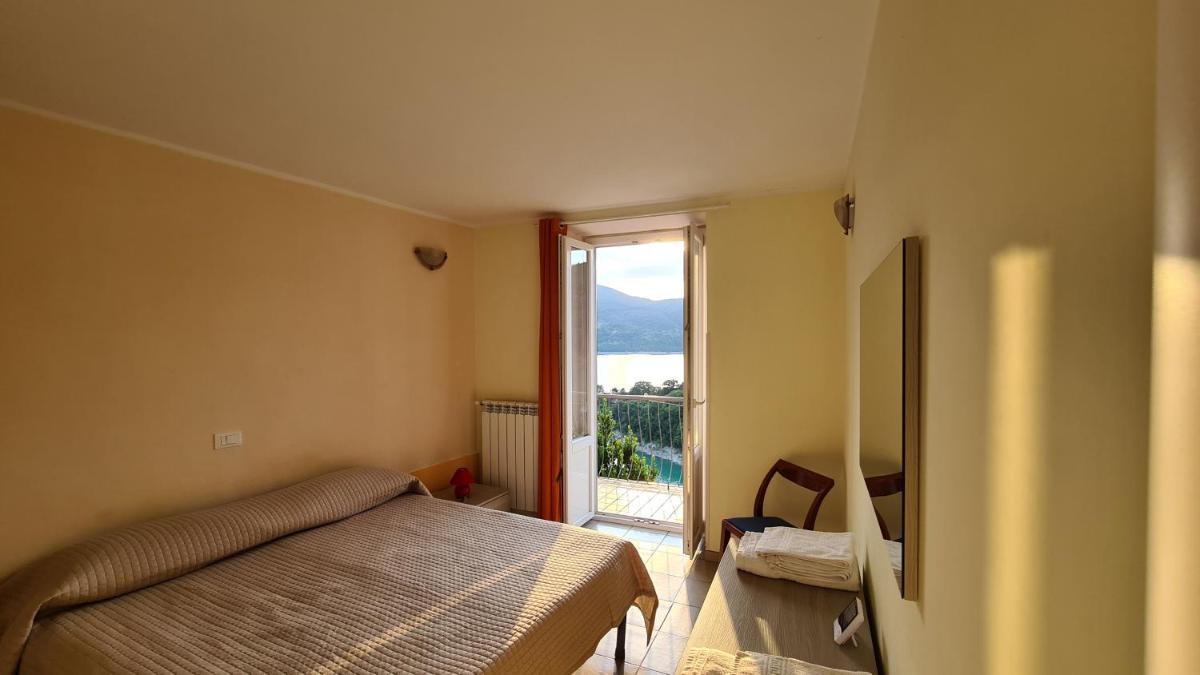 Village on the Lake "Casa Vacanze Vista Lago" Wifi 100 Mbps - Housity