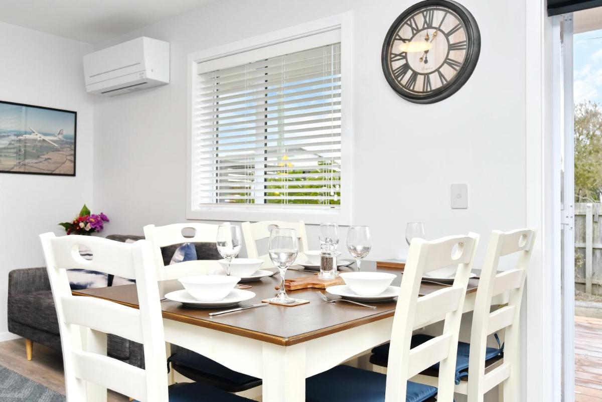 Suitetrails - Brockworth Place - Christchurch Holiday Homes