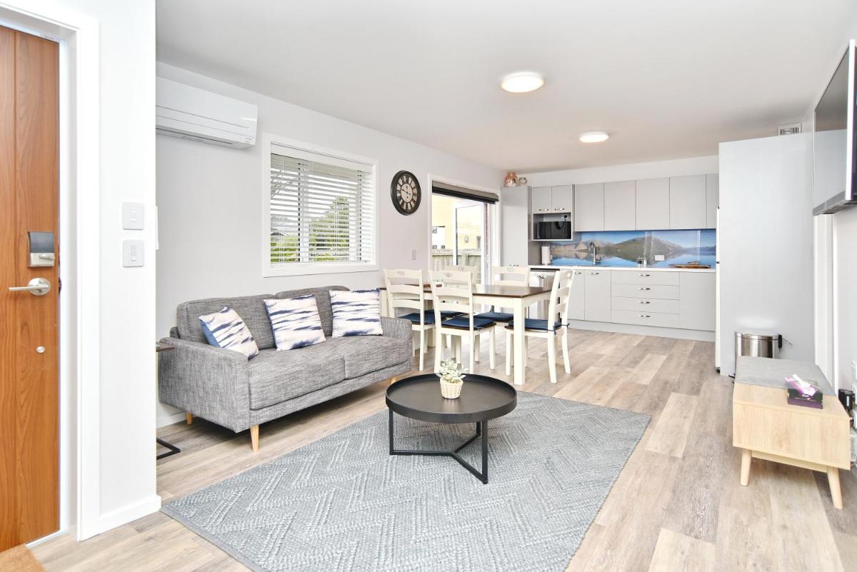 Suitetrails - Brockworth Place - Christchurch Holiday Homes