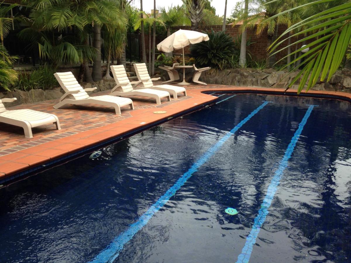 Francis Phillip Motor Inn and The Lodge - Housity