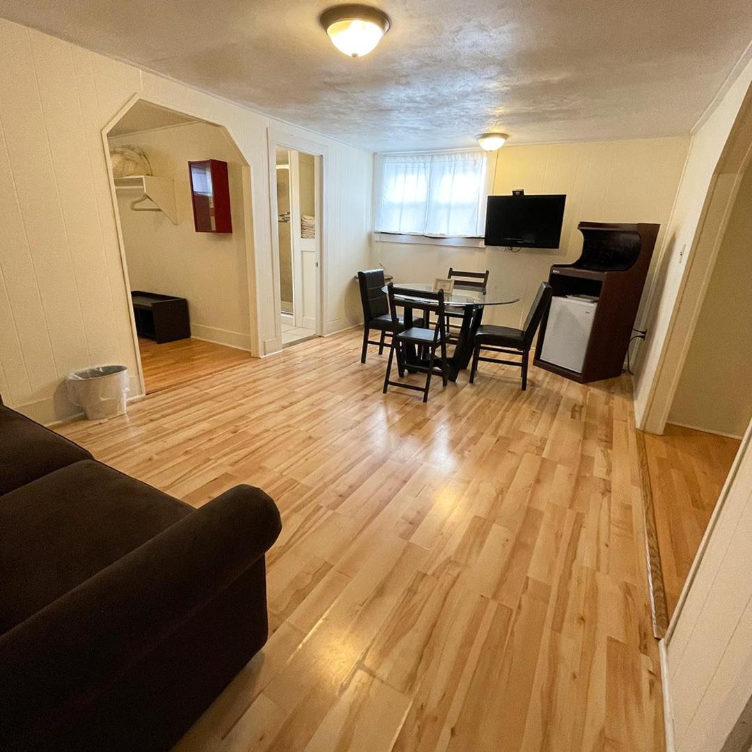 Baseball Town Motel - Housity