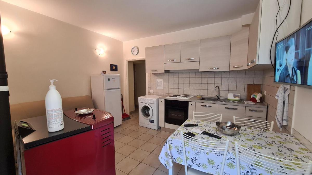 Village on the Lake "Casa Vacanze Vista Lago" Wifi 100 Mbps - Housity