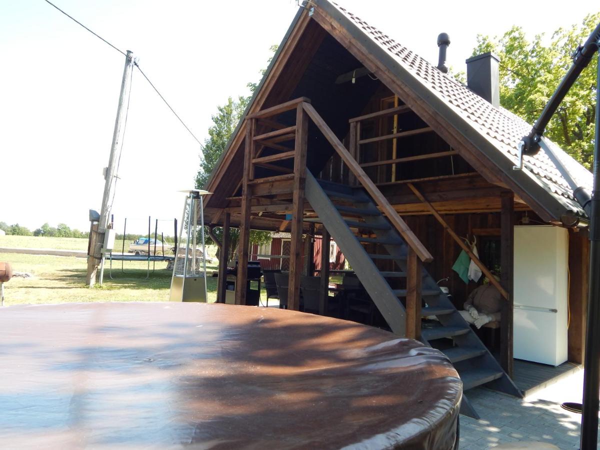 Saunamaja koos tünnisaunaga - Housity