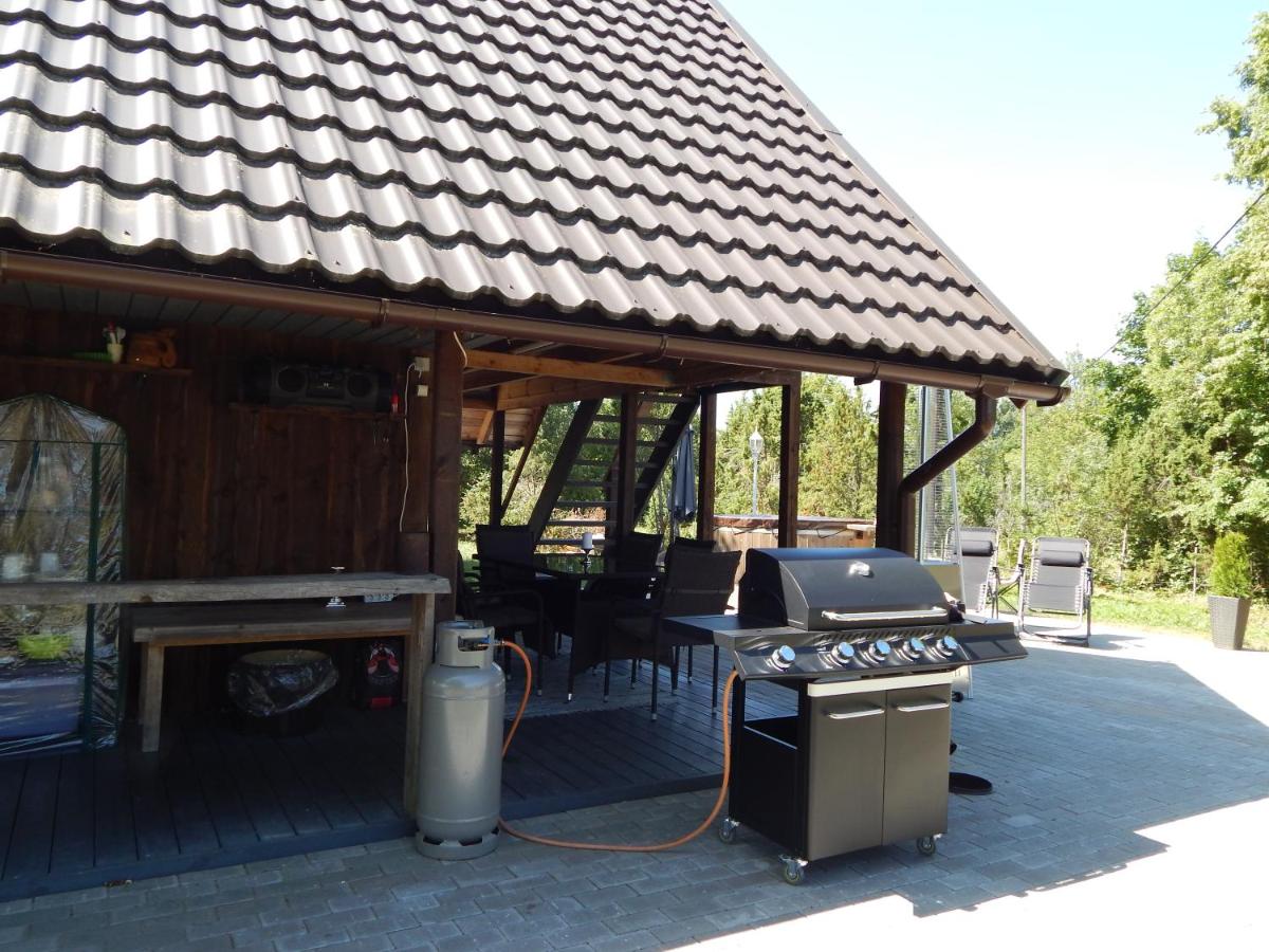 Saunamaja koos tünnisaunaga - Housity