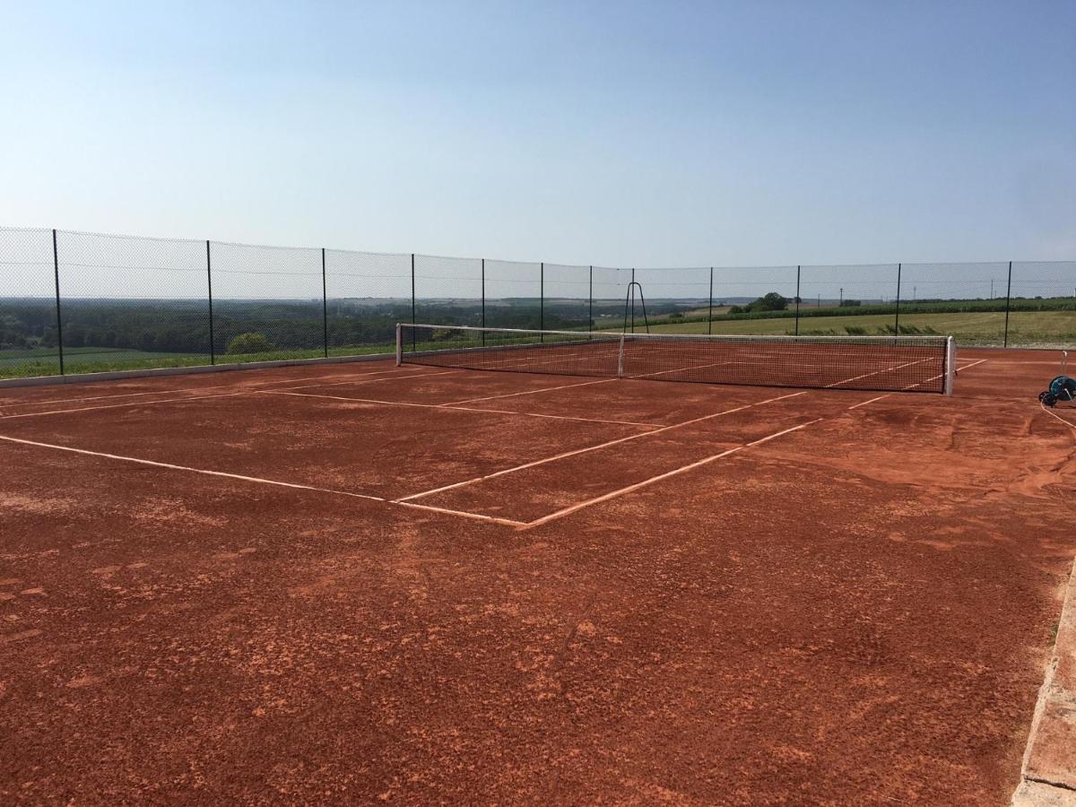 VALINIERE VILLAGE maison détente TENNIS ET PISCINE - Housity