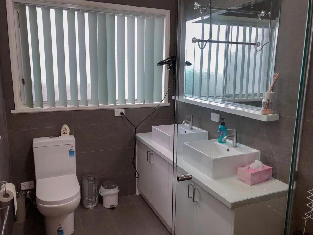 Rosebud Beachhouse Across from Beach - Housity