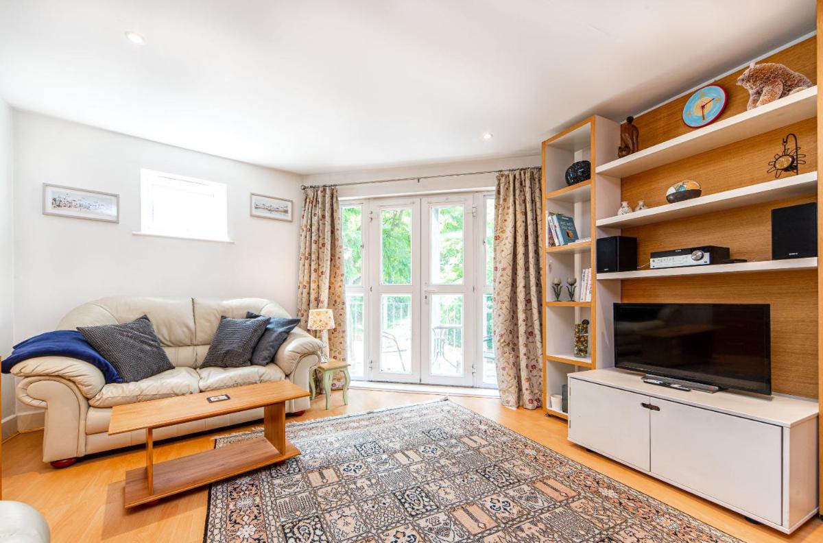 Pass the Keys Delightful Apartment close to river in SE16 - Housity