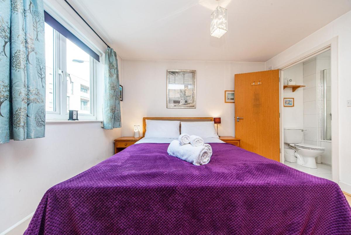 Pass the Keys Delightful Apartment close to river in SE16 - Housity