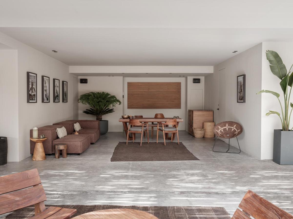Zona de estar de OKU Ibiza