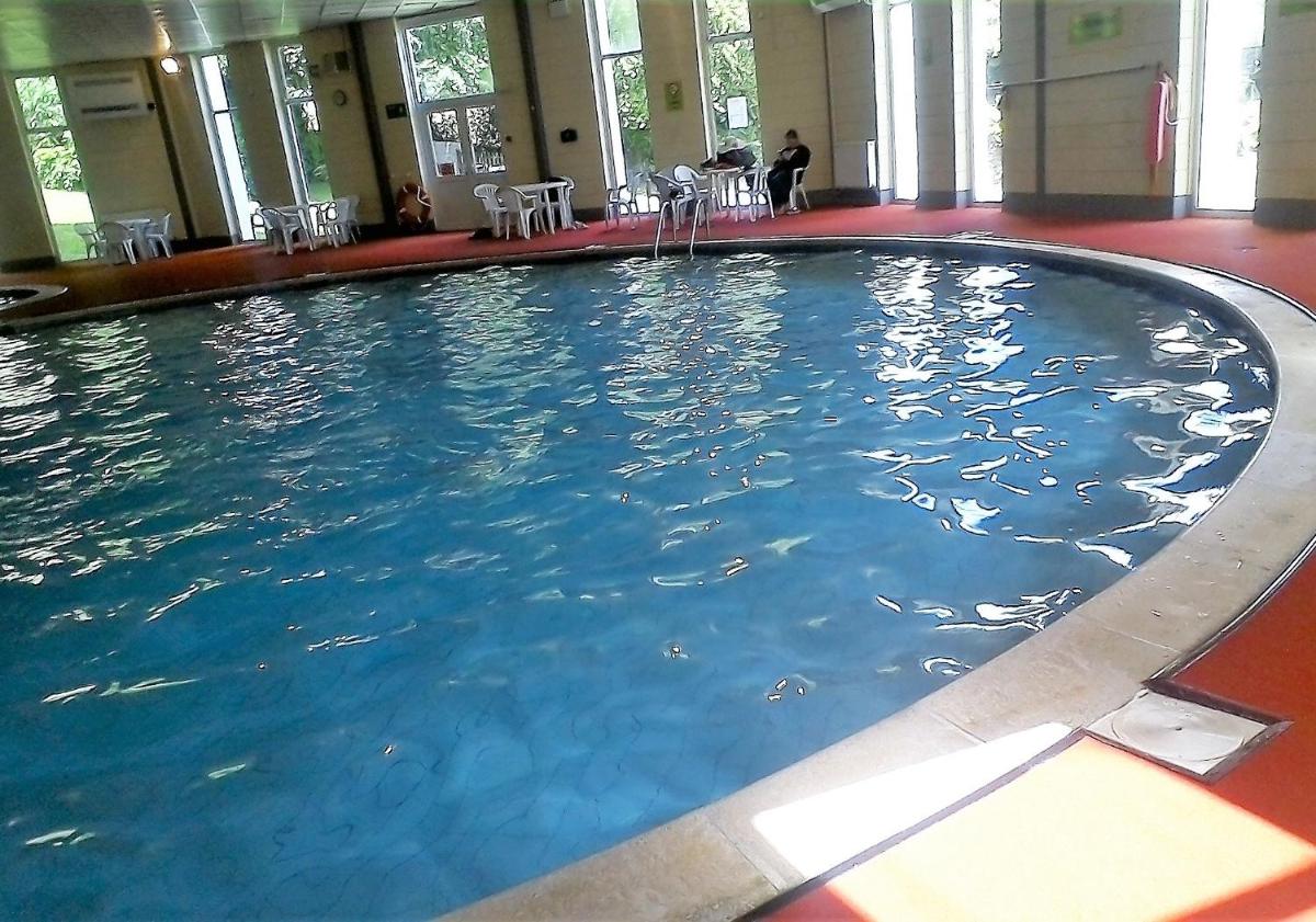 Manorcombe No1, Callington Cornwall Pool view & prosseco - Housity