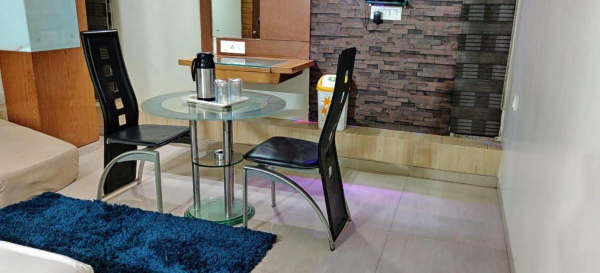 Easy Retreat - Housity