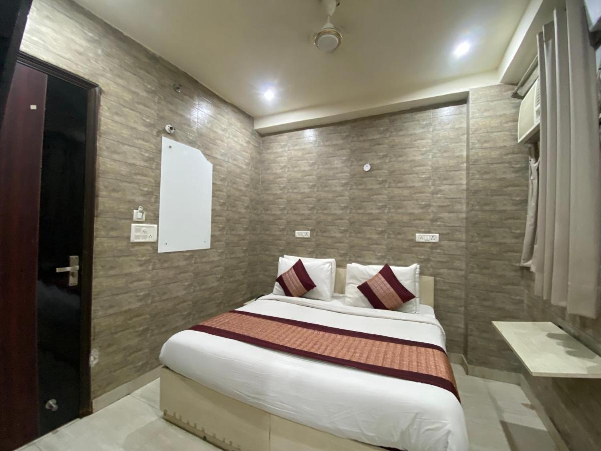 Hotel Red Chilly - Housity