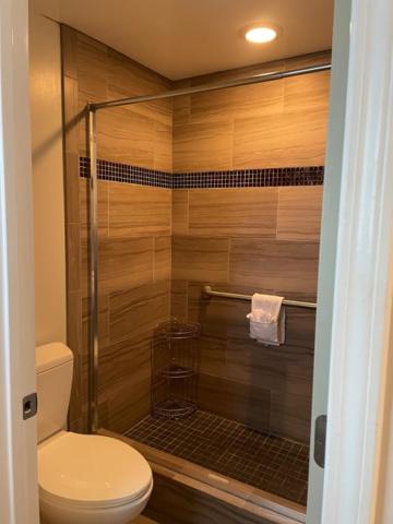 Hi View Inn & Suites - Housity