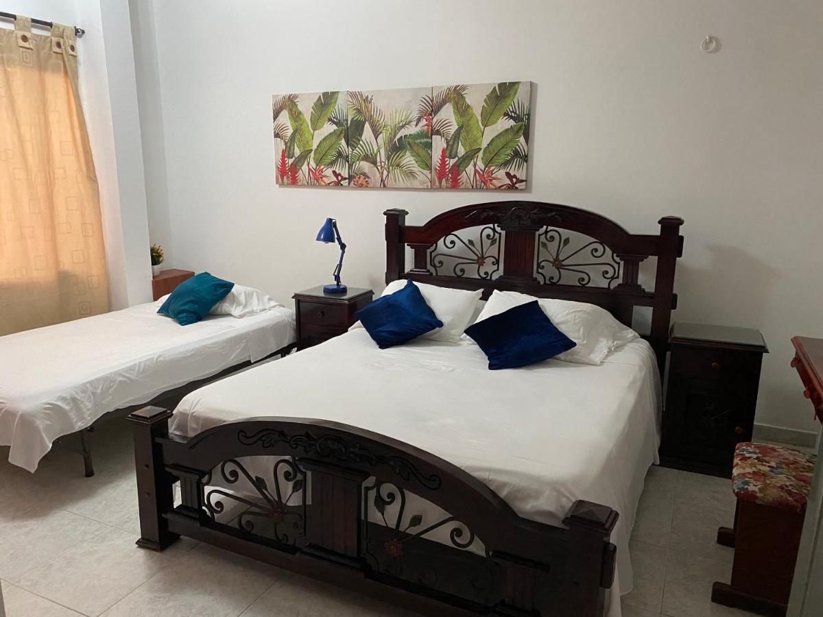 Habitación I frente a la playa ( Bocagrande ) - Housity