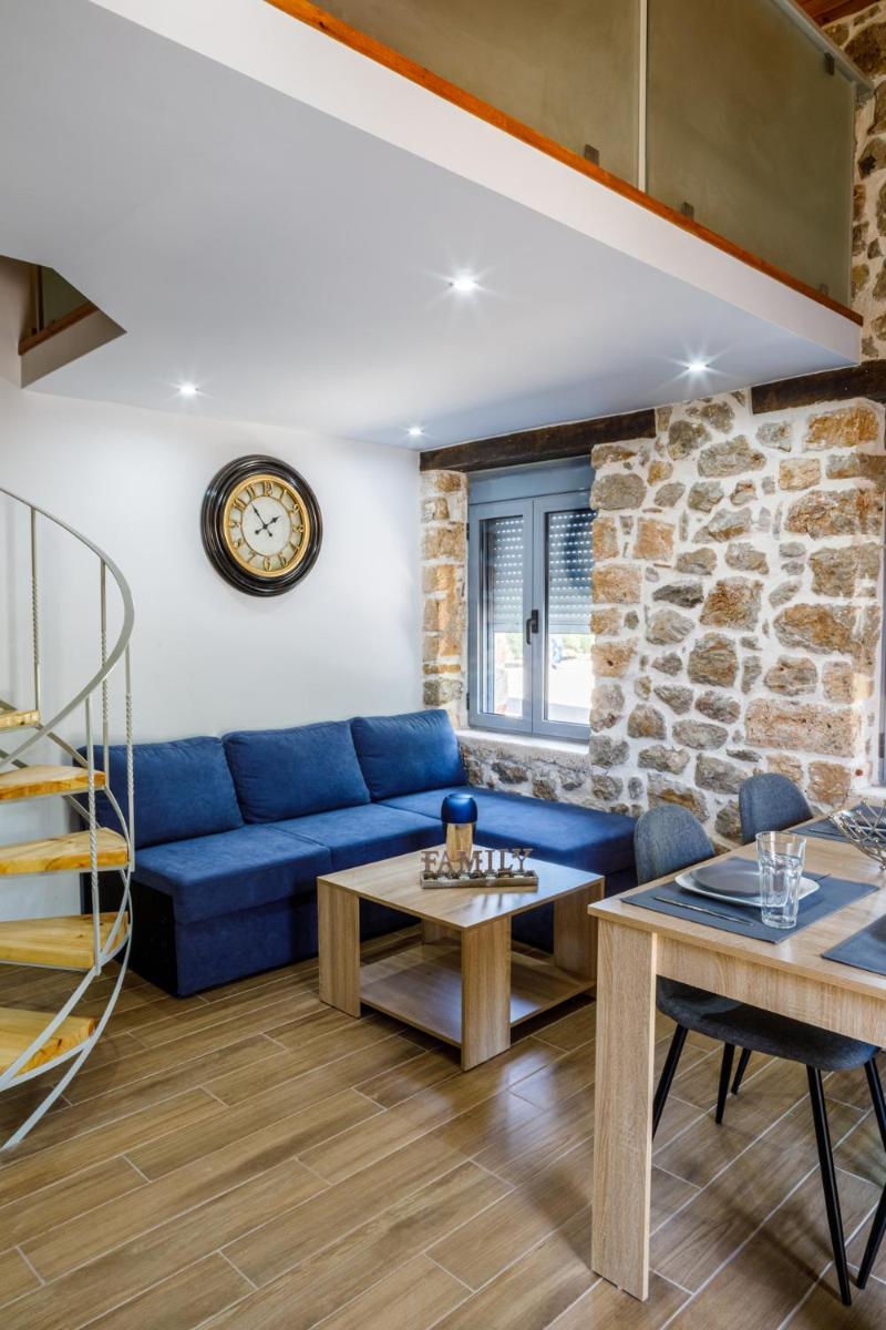 ADRIAN'S LUXURY APARTMENTS 2 - Housity