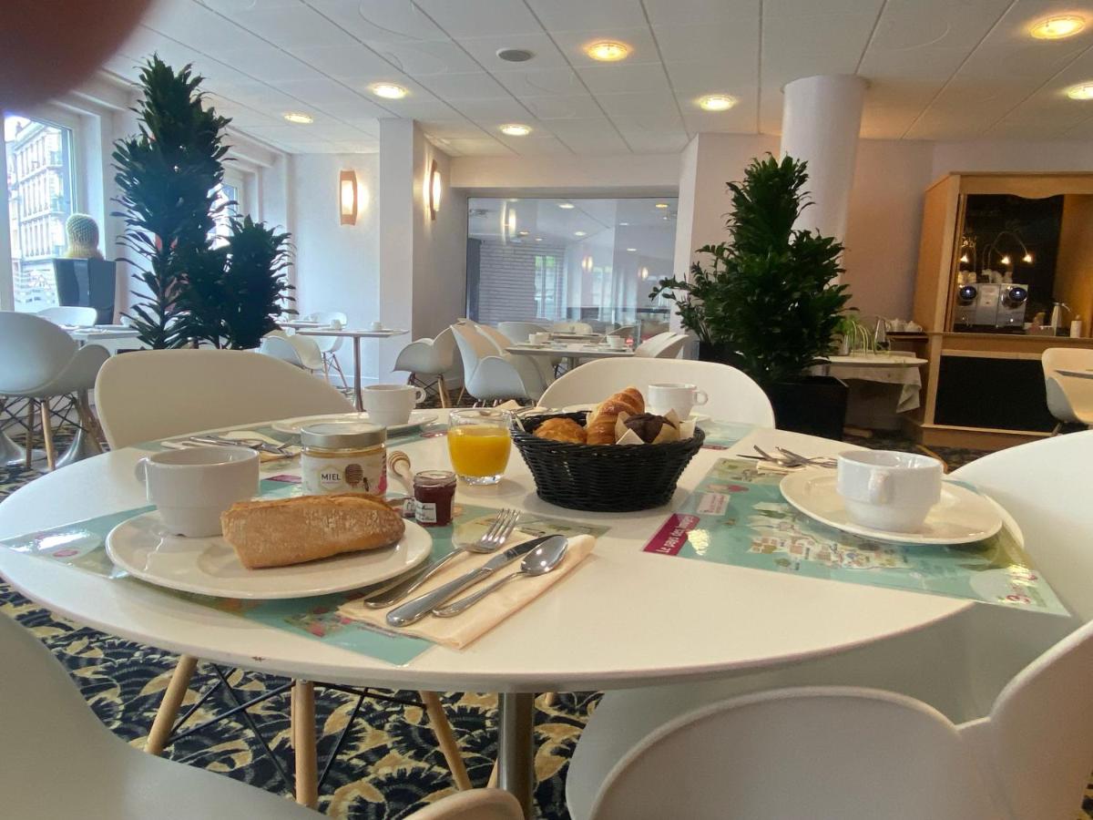 Nourriture dans l'hôtel ou à proximité