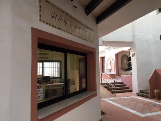 Large and elegant in Puerto Banus with pools and paddle - Housity