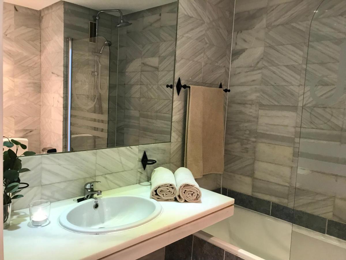 Suitetrails - Large and elegant in Puerto Banus with pools and paddle