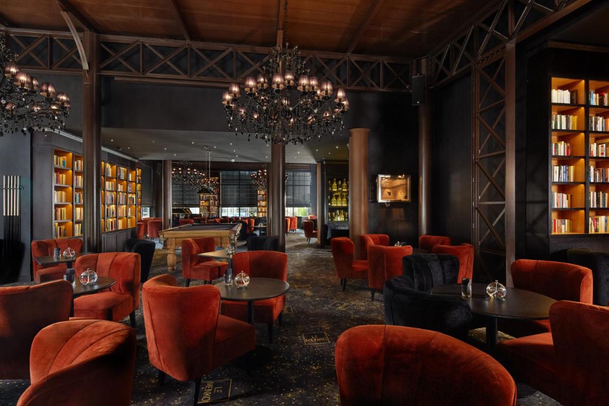 Coin salon dans l'établissement Le Grand Hôtel Le Touquet-Paris-Plage